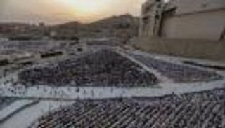 بالصور.. ملايين المسلمين حول العالم يحتفلون بعيد الفطر