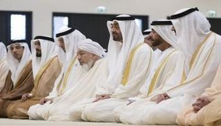 الشيخ محمد بن زايد خلال صلاة عيد الفطر 