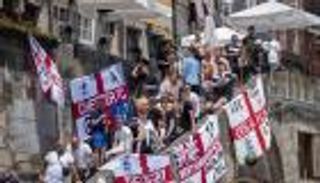 الاتحاد الإنجليزي يوبخ جماهيره المشاغبة بعد أحداث بورتو