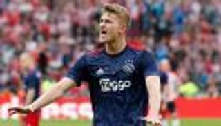 برشلونة يقلل من مانشستر يونايتد بسبب دي ليخت