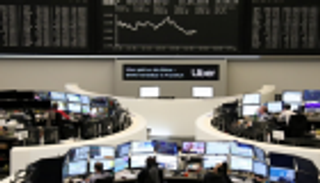 اليورو القوي يدفع الأسهم الأوروبية للهبوط