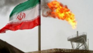 إيران تعترف: نبيع النفط بالسوق السوداء