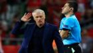 ديشامب يفتح النار على لاعبيه