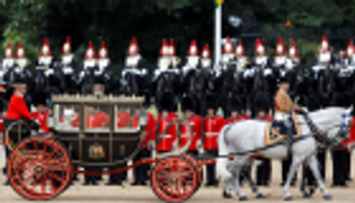 1400 عسكري و300 حصان باحتفال ميلاد الملكة إليزابيث الـ93