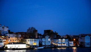 انهيار الليرة يدفع الأجانب لشراء العقارات التركية