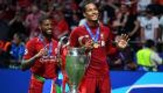 فينالدوم وبابل: فوز فان ديك بالكرة الذهبية ليس مستحيلاً