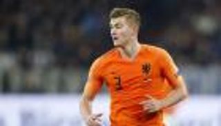 دي ليخت يلمح لابتعاده عن برشلونة.. ويوضح الأسباب