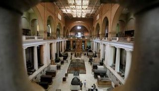 المتحف المصري بوسط القاهرة