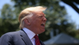 ترامب يهدد برسوم على سلع صينية بـ300 مليار دولار.. وبكين ترد