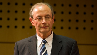 الخبير السياسي الألماني غونتر ماير