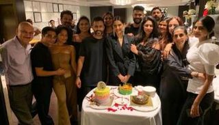 النجمة الهندية سونام كابور تحتفل بعيد ميلادها 