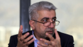 هجوم حاد ضد وزير إيراني دعا للتقشف: أنت منافق