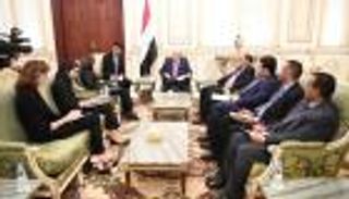 الرئيس اليمني: جريفيث يتماهى مع "مسرحيات الحوثي"