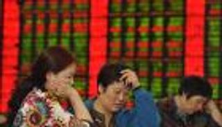 انخفاض "اليوان" يدفع الصينيين إلى الاستثمارات الخارجية لحماية ثرواتهم