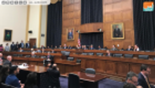 رئيس لجنة العلاقات الخارجية بالكونجرس: بيع أسلحة لقطر غير قانوني