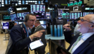 مكاسب الطاقة وتوقعات الفائدة تقودان وول ستريت للارتفاع