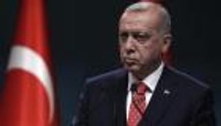 أزمات أردوغان الاقتصادية تصدم مبيعات السيارات في تركيا