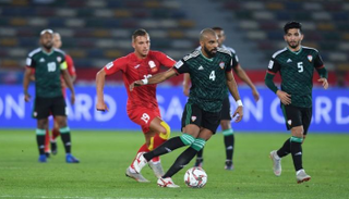 خليفة مبارك بقميص منتخب الإمارات