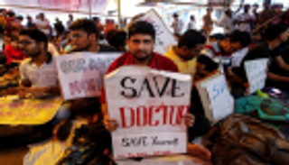 أطباء الهند ينظمون إضرابا للمطالبة بتحسين الأمن