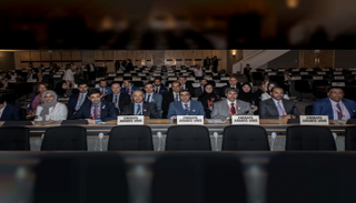 وفد الإمارات أثناء مشاركته في مؤتمر العمل الدولي بجنيف