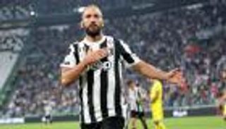 يوفنتوس يضحي بهيجوايين لضم مدافع روما