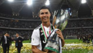 رونالدو يستعرض أرقامه القياسية في موسمه الأول بقميص اليوفي