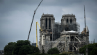 أول قداس في كاتدرائية نوتردام بعد الحريق