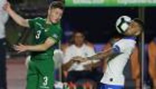 داني ألفيس يفسر سر غضب جماهير السامبا أمام بوليفيا