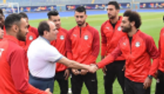 السيسي يدعم لاعبي المنتخب المصري قبل بطولة أمم أفريقيا