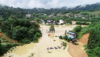 تواصل هطول الأمطار الغزيرة والسيول في الصين