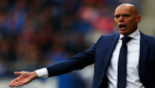 الجزيرة يتعاقد مع المدرب الهولندي يورجن ستريبل