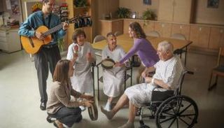 الاستماع للموسيقى يحد من أعراض السرطان كفقدان الشهية - أرشيفية