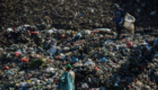 إندونيسيا تُرجِع حاويات إلى أمريكا: "أرضنا ليست مكباً"