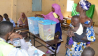 استطلاع إخواني يقر بتقدم مرشح الأغلبية في موريتانيا