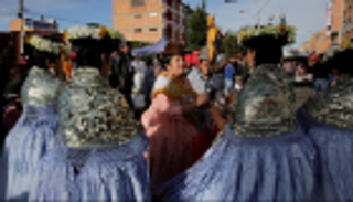 مهرجان فلكلوري بوليفي يجمع 40 ألف راقص و7 آلاف عازف