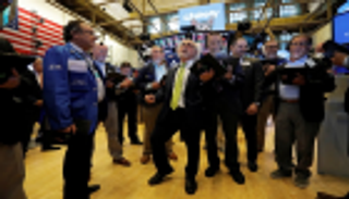 وول ستريت تفتح على ارتفاع مترقبة سعر الفائدة