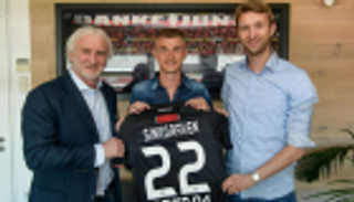 ليفركوزن يضم أول موهبة من جنة أياكس