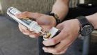 أول مدينة أمريكية تدرس حظر بيع السجائر الإلكترونية.. تعرف عليها