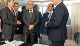 جانب من توقيع الاتفاقية 