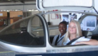 مراهقون يصنعون طائرة.. والرحلة الأولى من جنوب أفريقيا إلى مصر