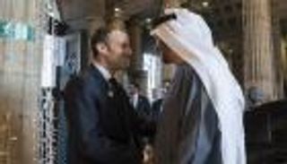  محمد بن زايد وماكرون يبحثان هاتفيا تعزيز الشراكة