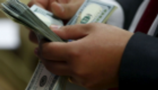 ترقبا لاجتماع "الاحتياطي".. الدولار يتجه صوب أدنى مستوى في 3 أشهر 