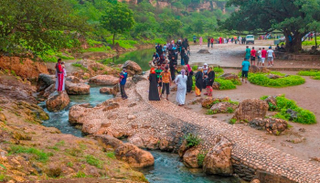 استعدادات لموسم صلالة السياحي في عمان