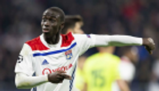 ليون يؤكد اهتمامه بظهير أتلتيكو مدريد لتعويض ميندي