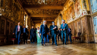 عبدالله بن زايد يشهد افتتاح "مسرح خليفة بن زايد" في باريس