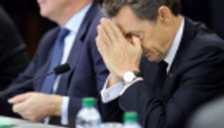 القضاء الفرنسي يحيل ساركوزي إلى المحاكمة بتهم فساد