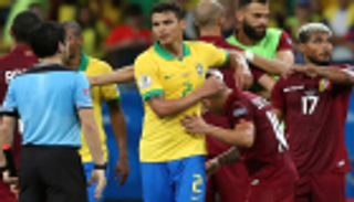 تياجو سيلفا: لا نستحق هتافات استهجان جمهور البرازيل