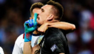 حارس الأرجنتين يرد على المنتقدين بتصد مذهل