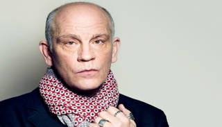 جون مالكوفيتش يعود إلى مسرح لندن في دور منتج سينمائي سيئ السمعة