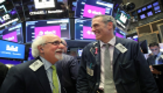 ستاندرد آند بورز 500 يسجل مستوى قياسيا خلال التعاملات